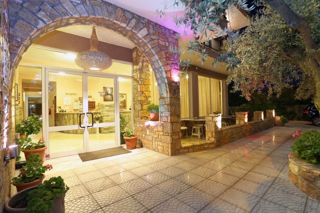 يميناريا Meni Studios الغرفة الصورة